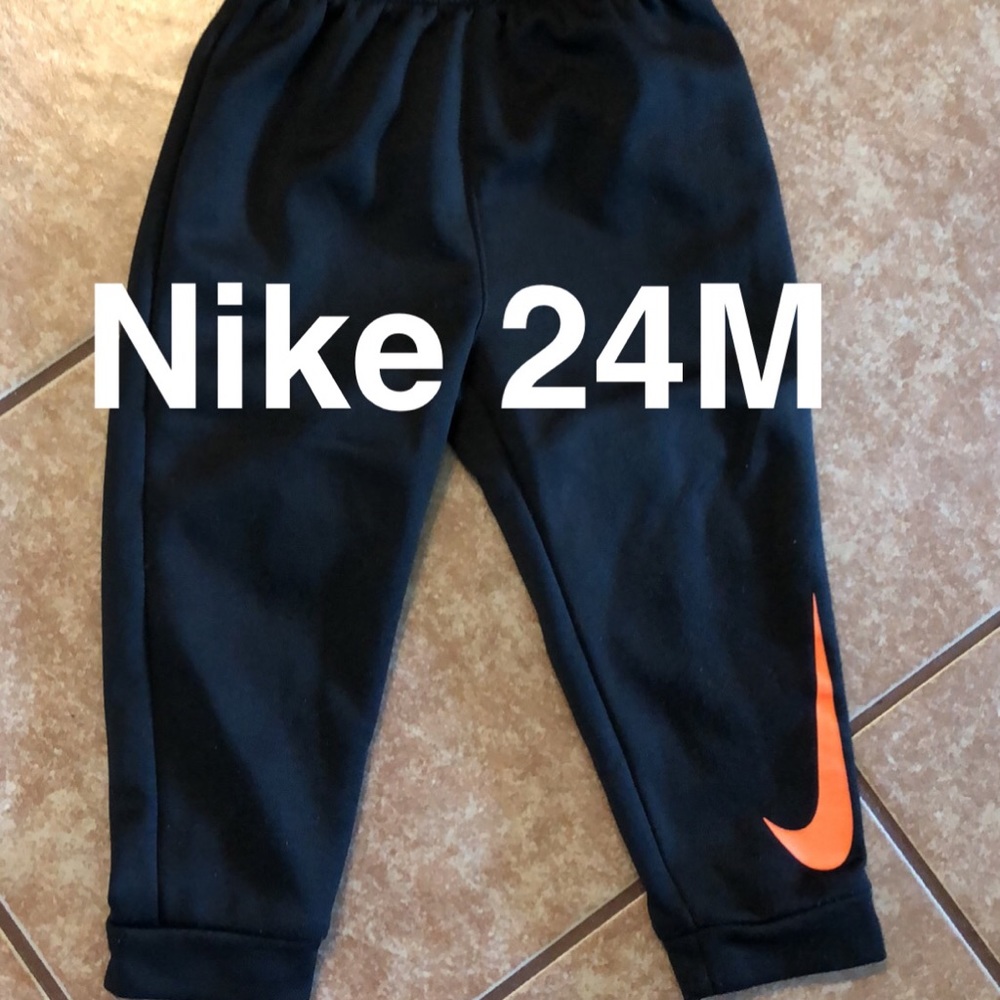 Toddler boys size 24M - Nike Joggers